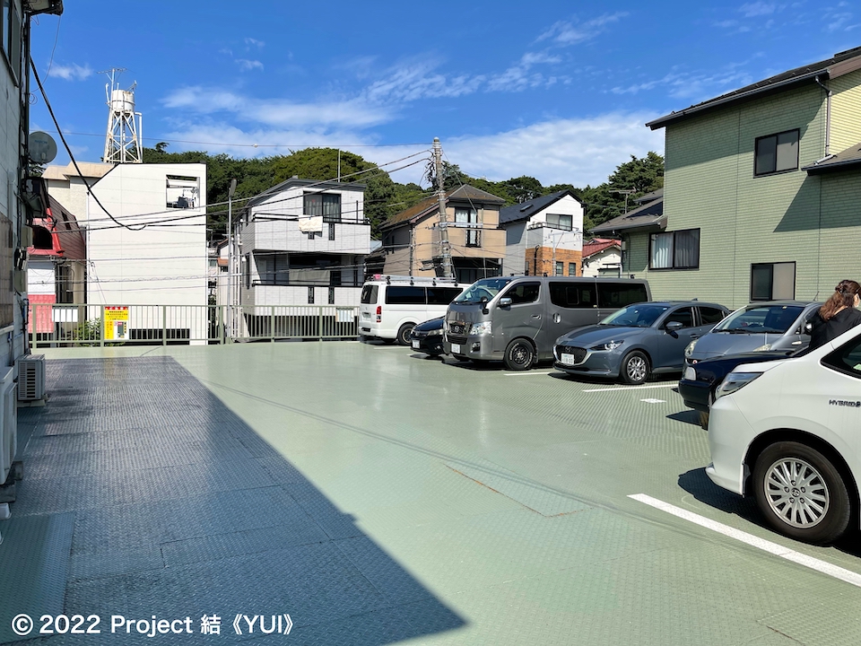 駐車場の全景