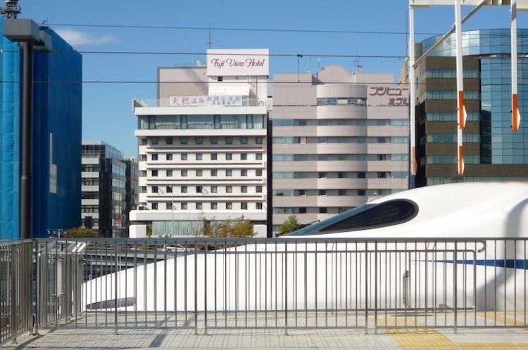 新横浜駅からすぐ