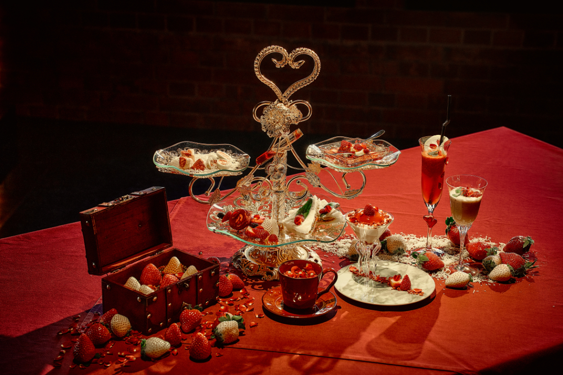 Red Brick Afternoon Tea Strawberry & SNOW